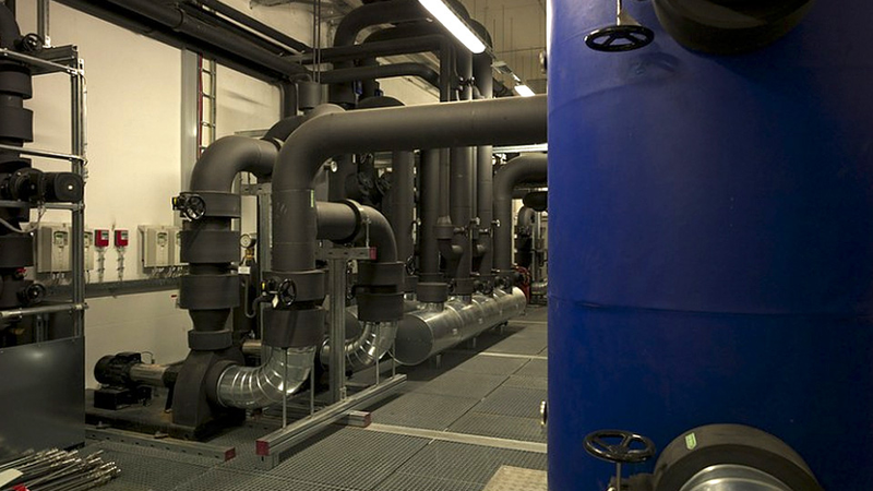 Illustration for article titled Large Scale Water Cooling System Chills Europe's Fastest Supercomputer and Warms Its Operators